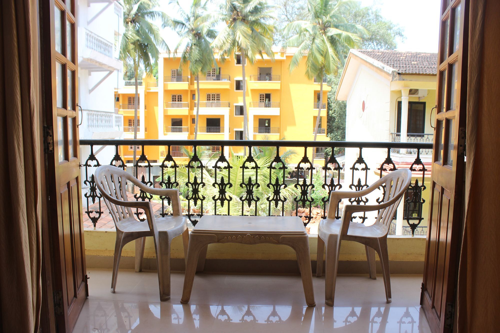Oyo 7333 V Palms Hotel Candolim Buitenkant foto